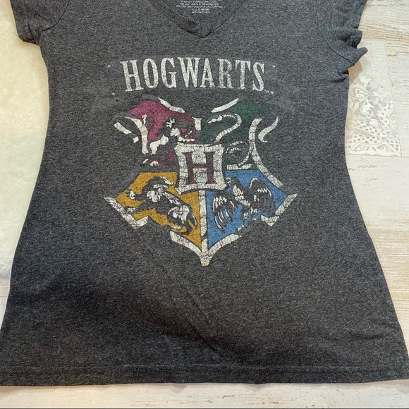 Harry Potter Hogwarts Shield V Neck T Shirt - Picture 2 of 9